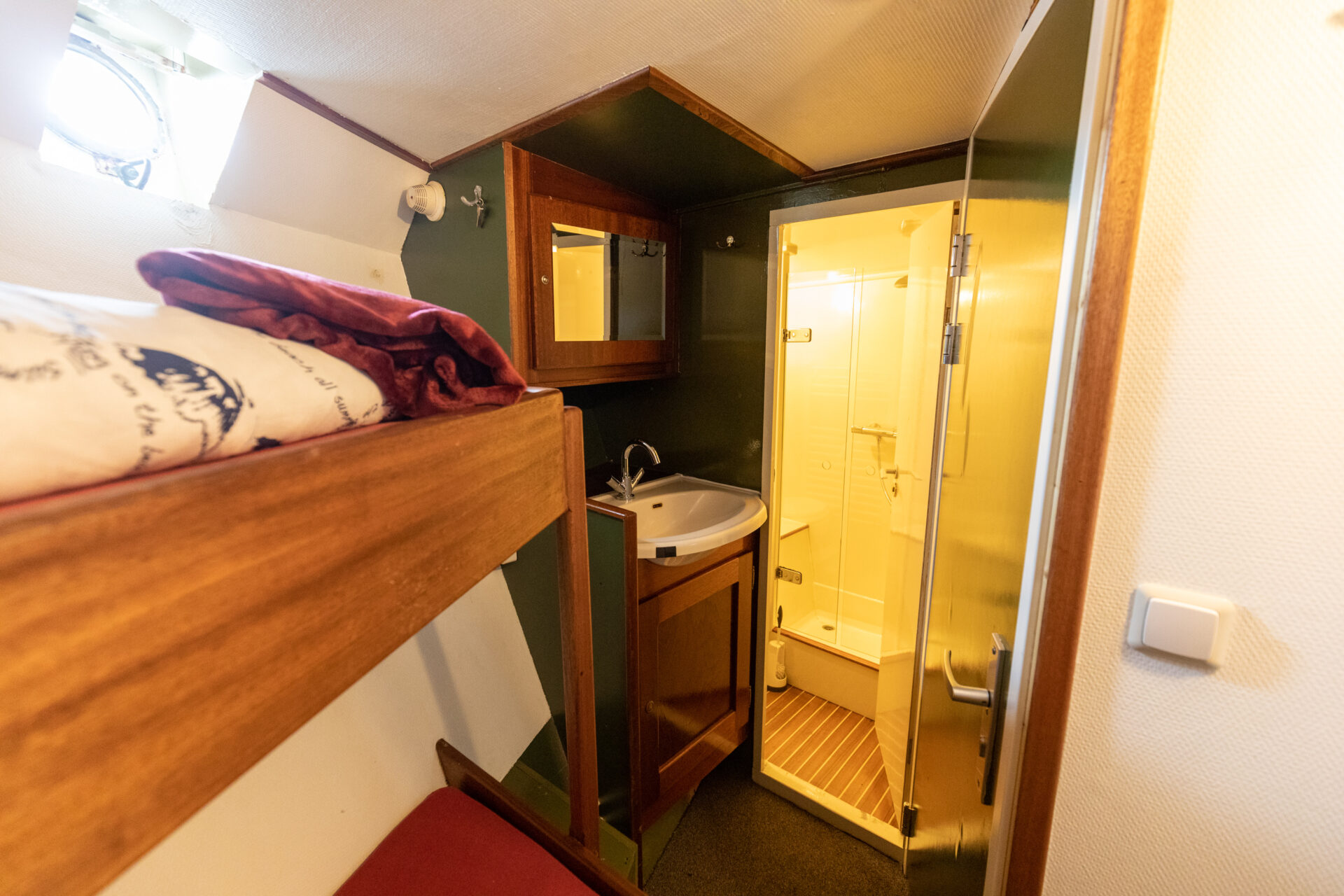 23E2E98C-7EF0-439E-8111-FB27322C41FD